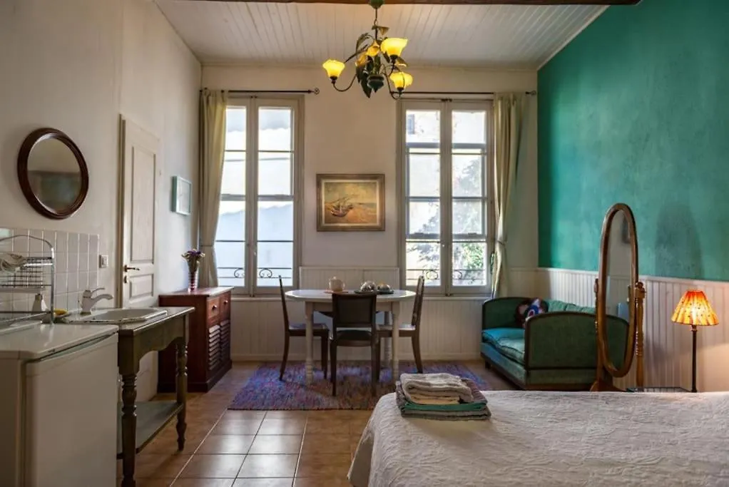Gipsy - Chambre Deco Van Gogh Pour 1, 2 Ou 3 Pers Arles 0*,  França